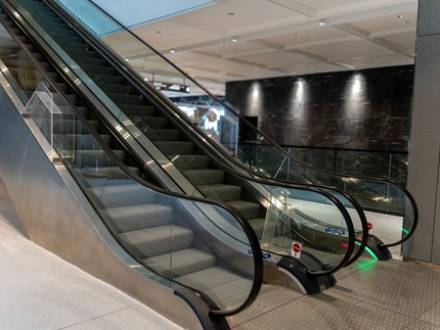 Chicago, IL escalator injury lawyer for suing buildings